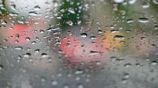 雨の日は視界が悪い！と自覚しよう