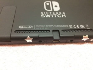 Switch本体の下側面